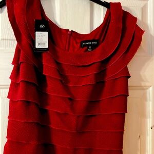 NWT Tadashi Shoji wine tiered gown